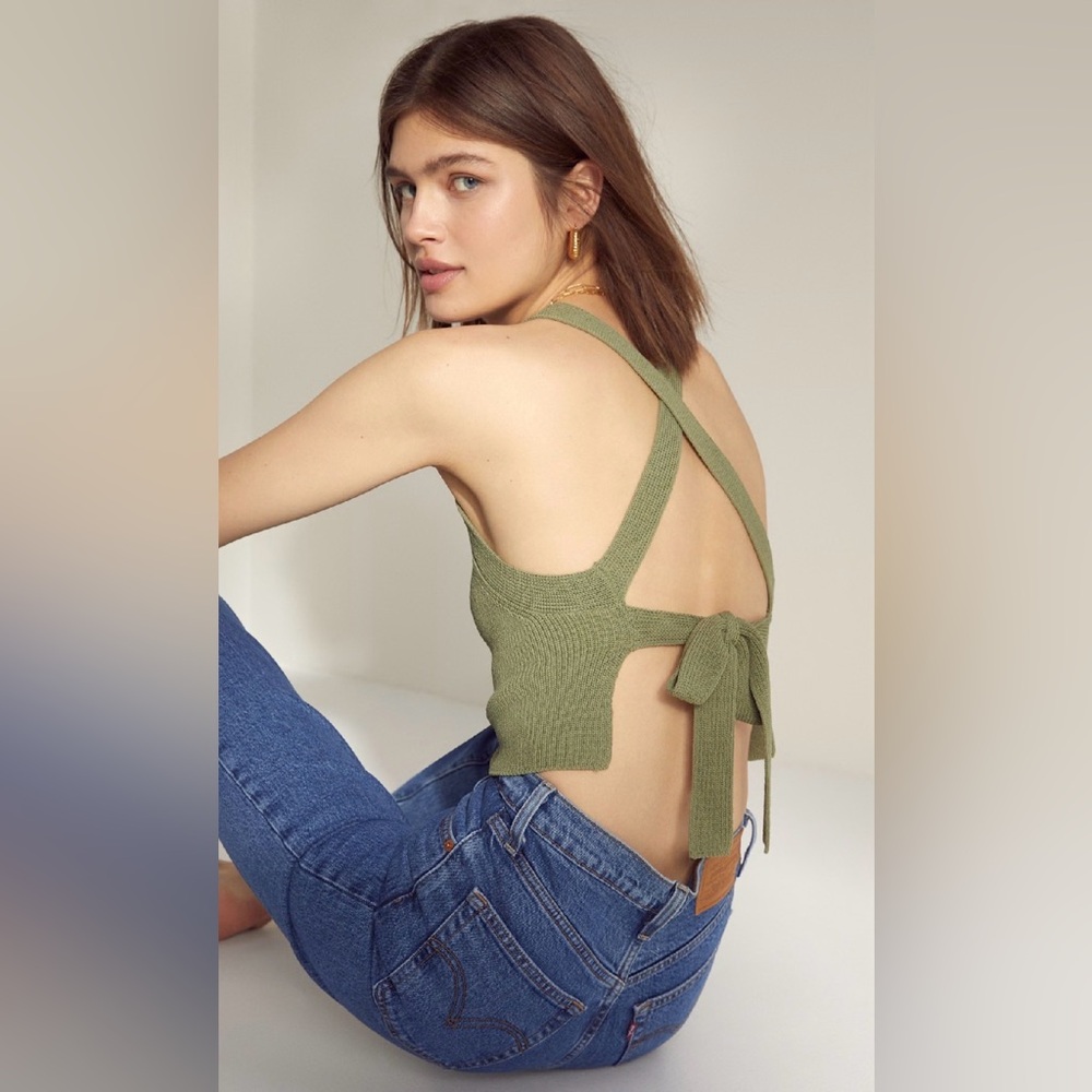 Aritzia Wilfred Cayenne Top